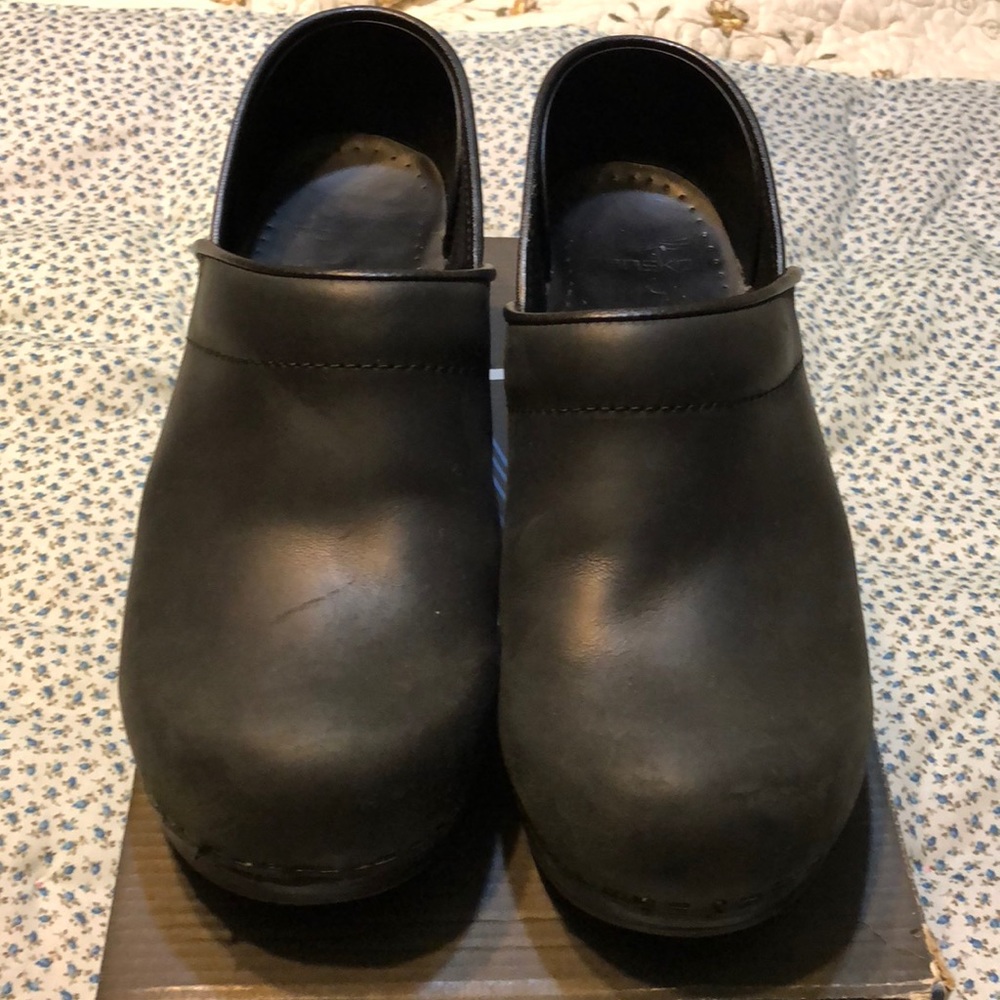 Dansko black shoes